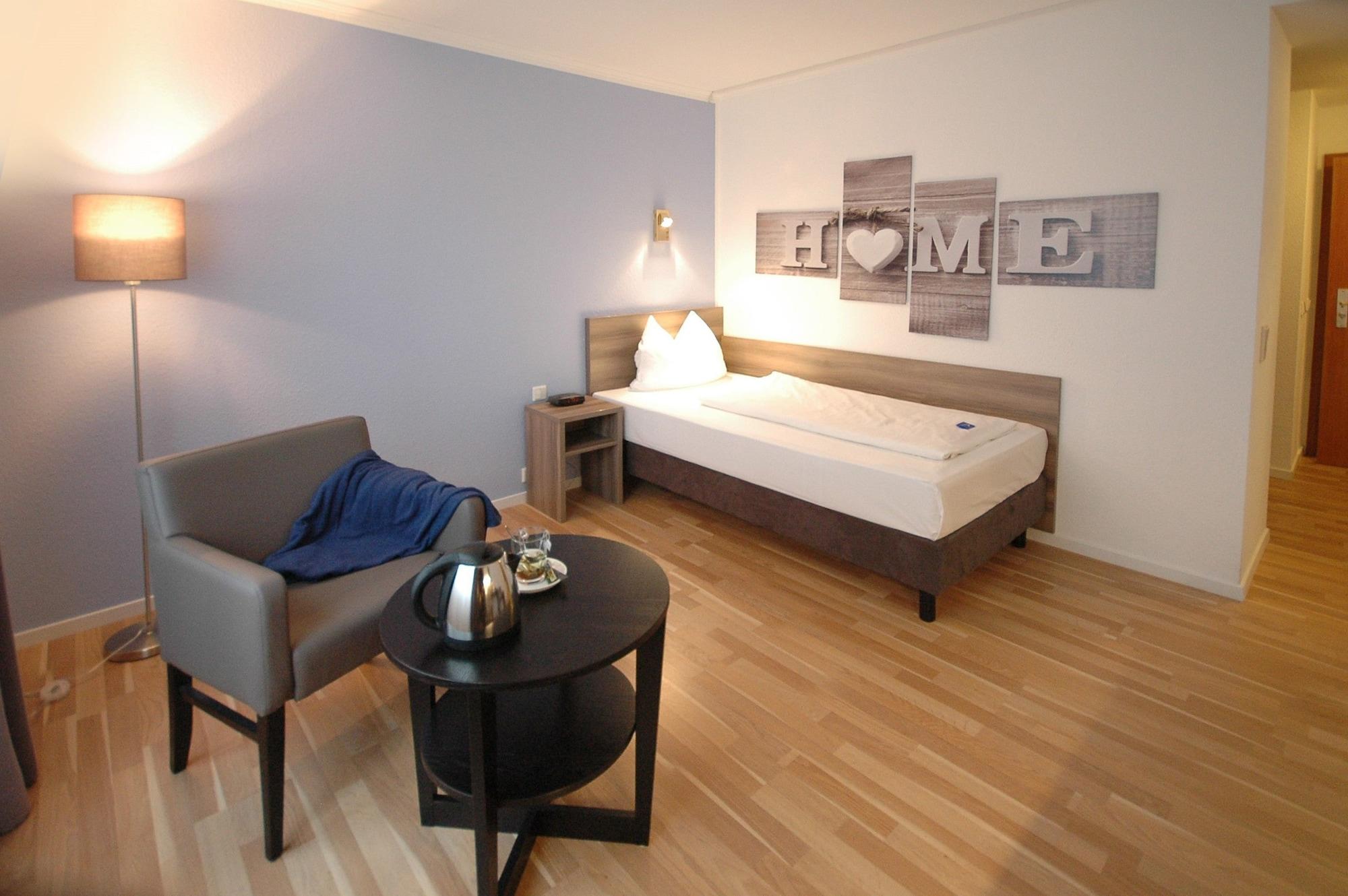 Kempe Komfort Plus Hotel Solingen Exterior photo