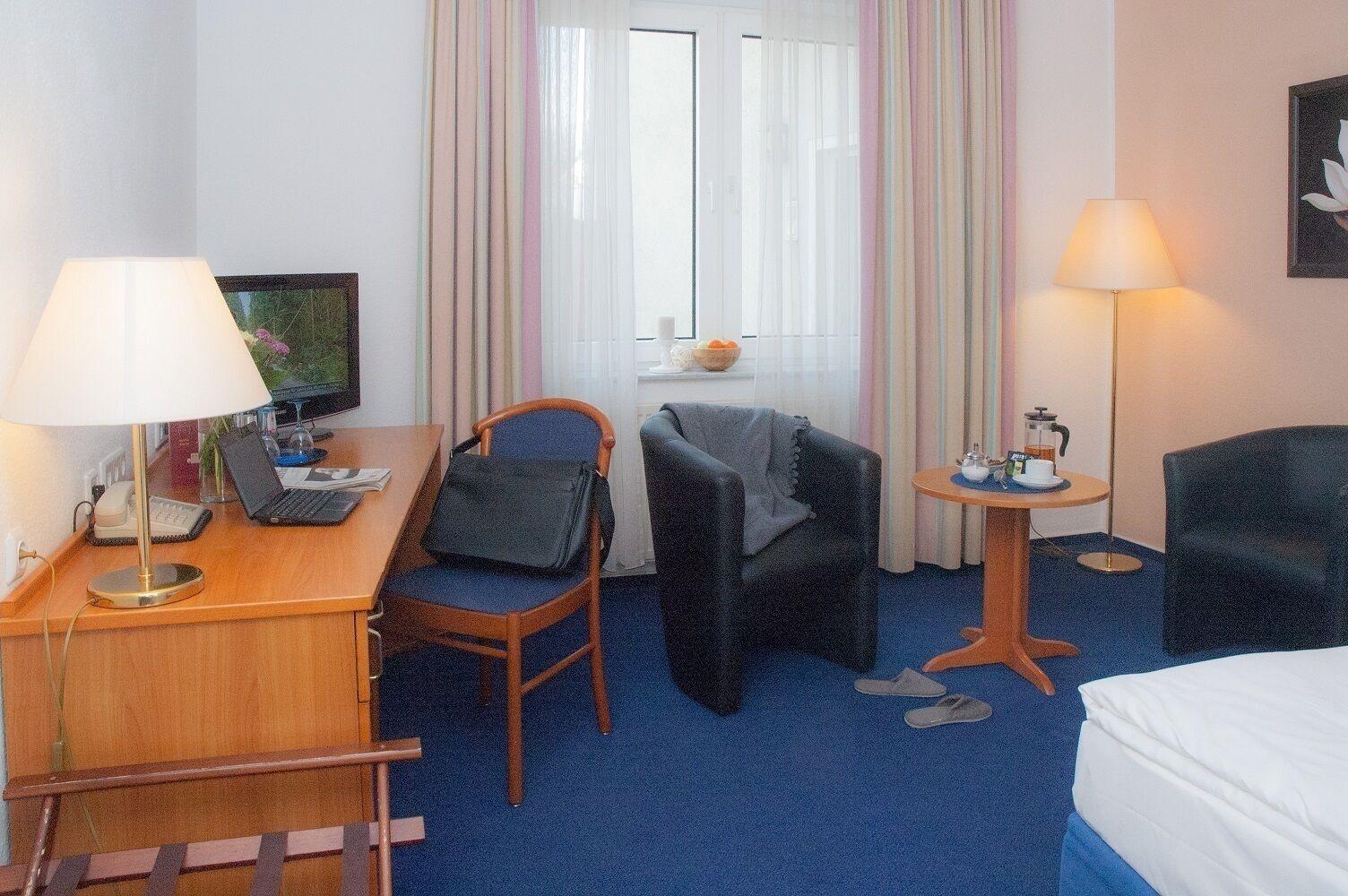 Kempe Komfort Plus Hotel Solingen Exterior photo