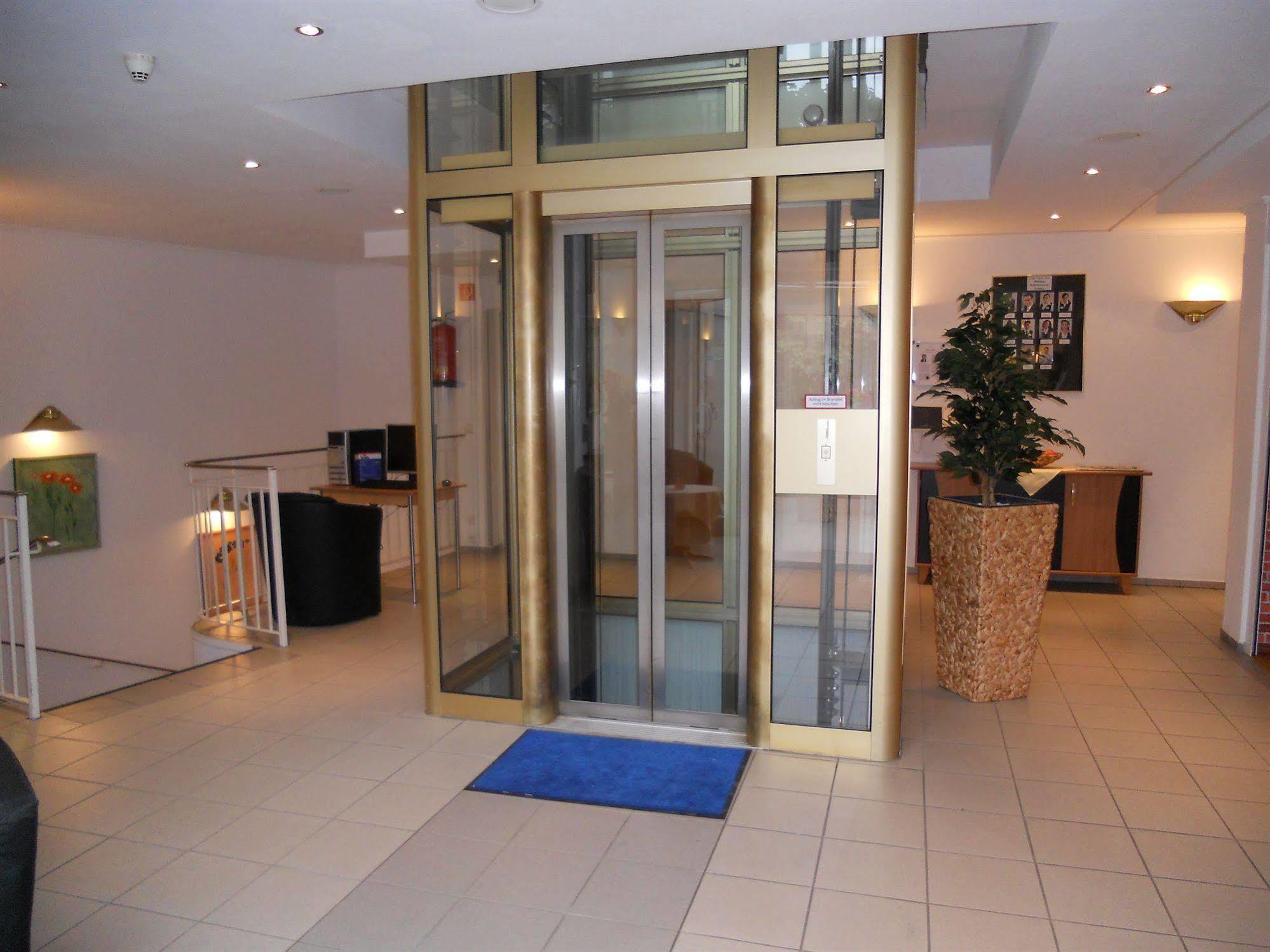 Kempe Komfort Plus Hotel Solingen Exterior photo